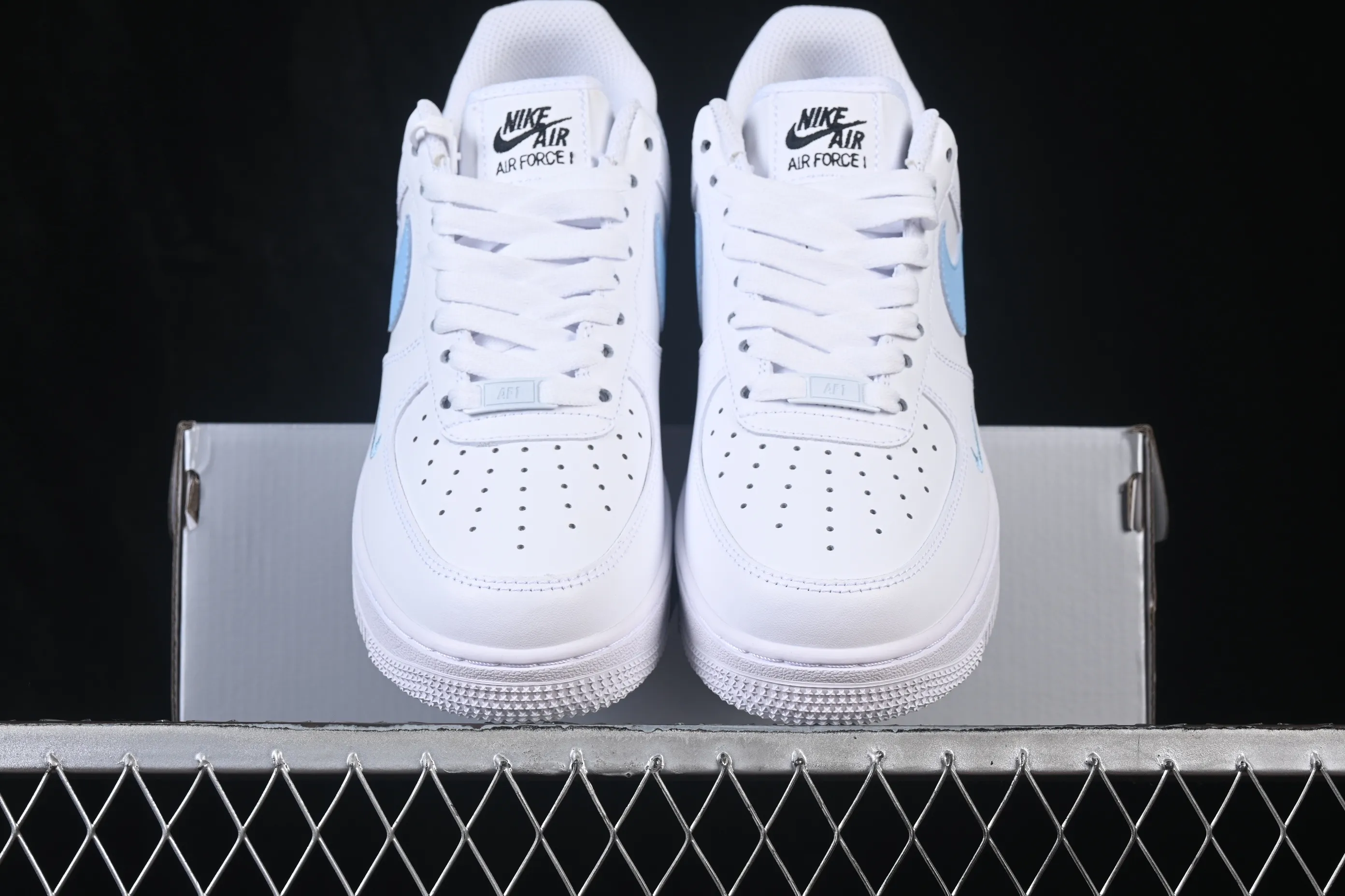 All categories Nk Air Force 1 Air Force series Nk Air Force 1 Low Air Force low-top Nike Air Force 1'07 Low white blue small hook Air Force 1 low-top casual sneakers ZH0316-121